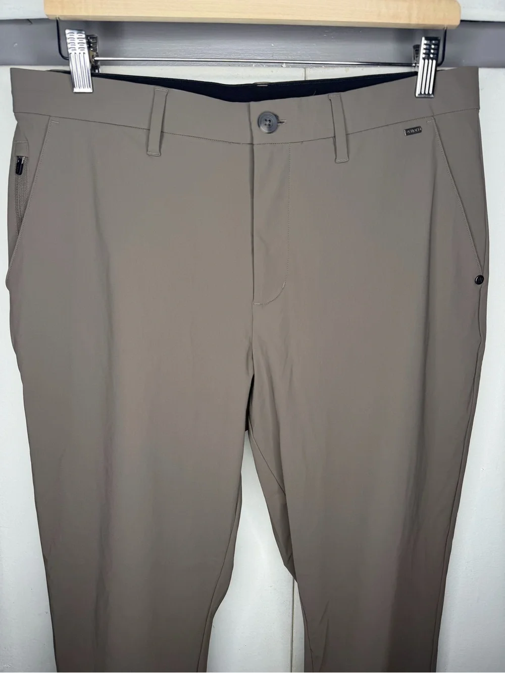 Vuori Pants Mens 32 Grey Chino Fleet Preppy Performance Golf Active Classic V489